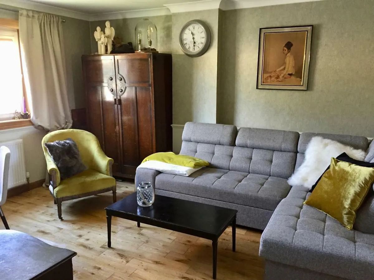 Homestay Bedroom In Findlay Apartment Edinburgh United Kingdom